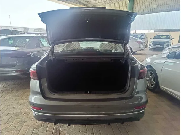 Car image 22