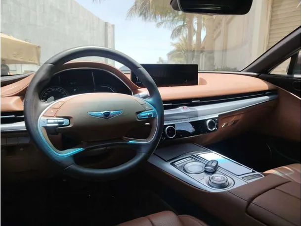 Car image 24
