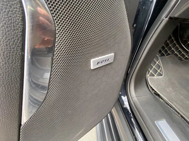 Car image 27