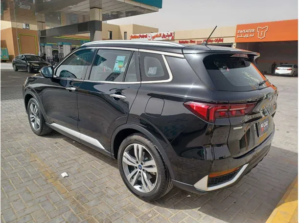 Car image 7