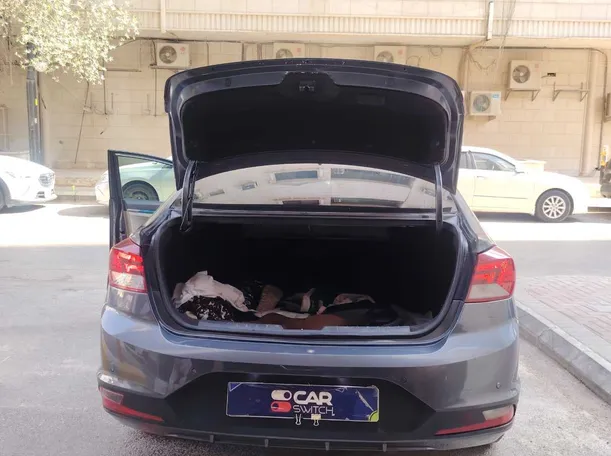 Car image 24