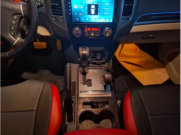 Car image 14
