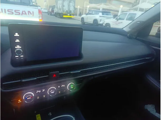 Car image 24