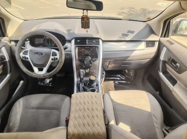 Car image 23