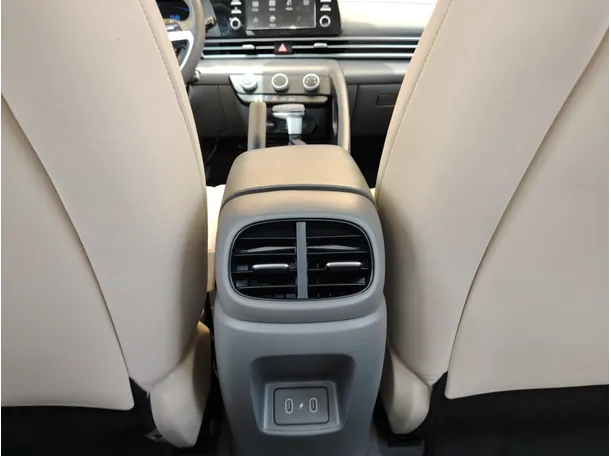 Car image 26