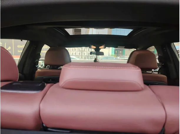 Car image 34
