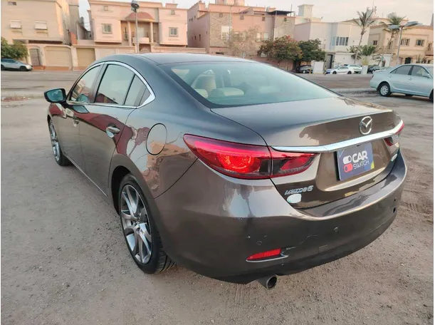 Car image 7