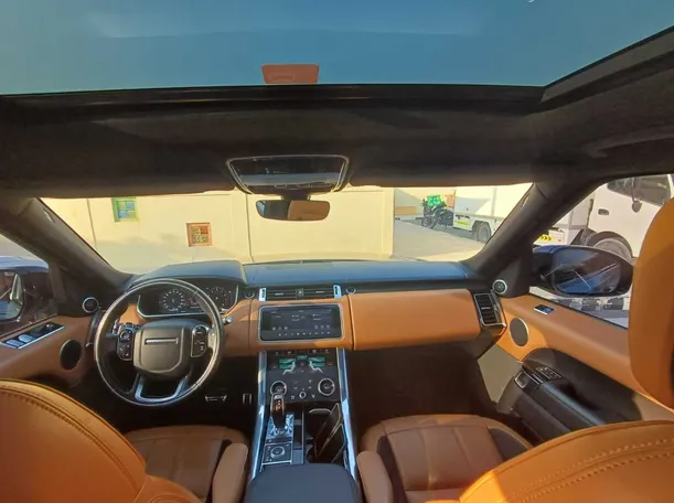 Car image 13