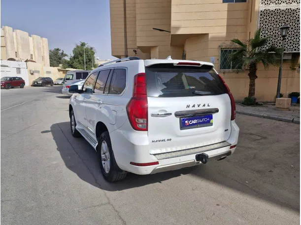 Car image 7