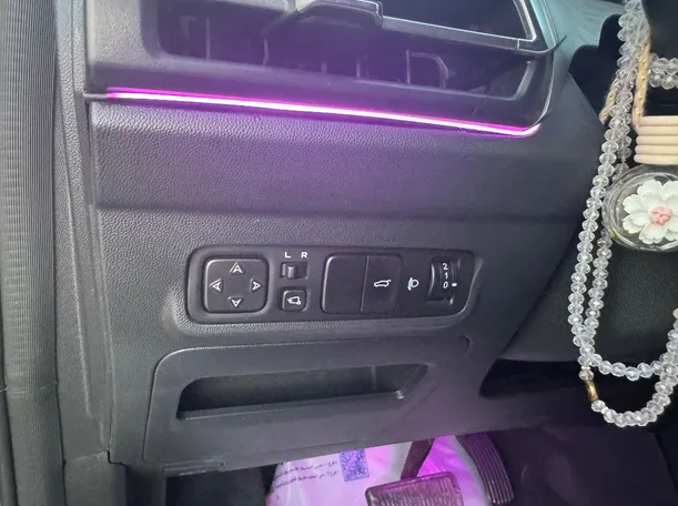 Car image 25