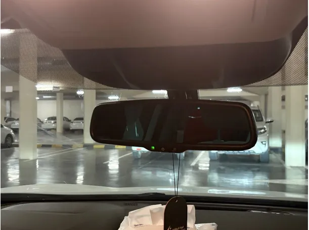 Car image 28
