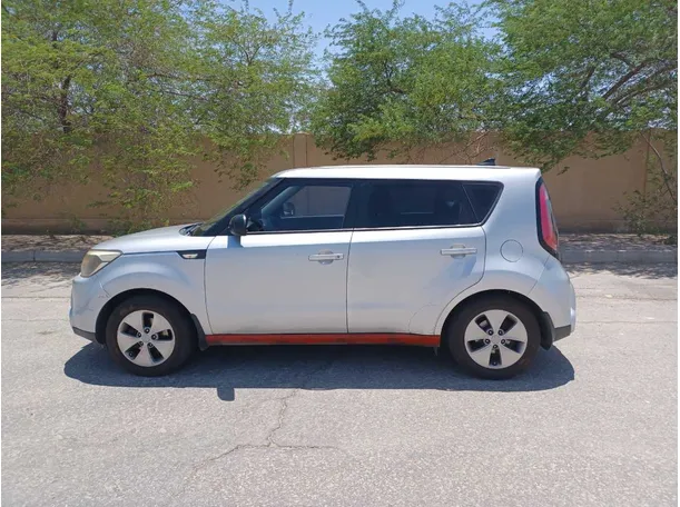 Car image 8