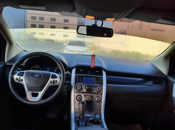 Car image 13