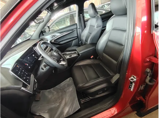 Car image 15