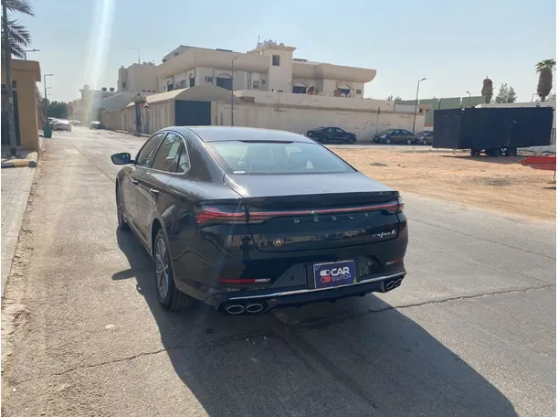 Car image 7