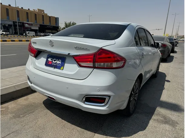 Car image 5