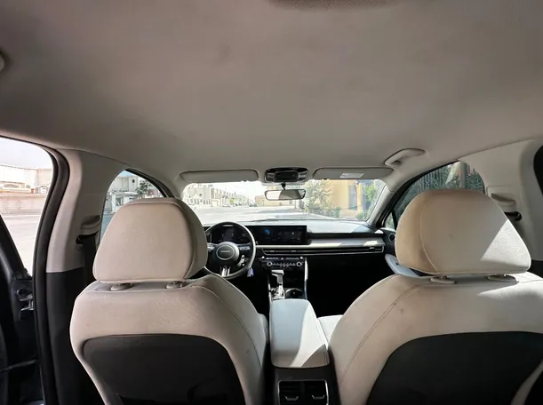 Car image 15
