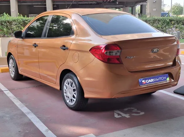 Car image 7