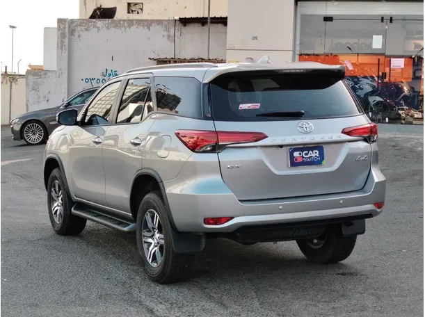Car image 7
