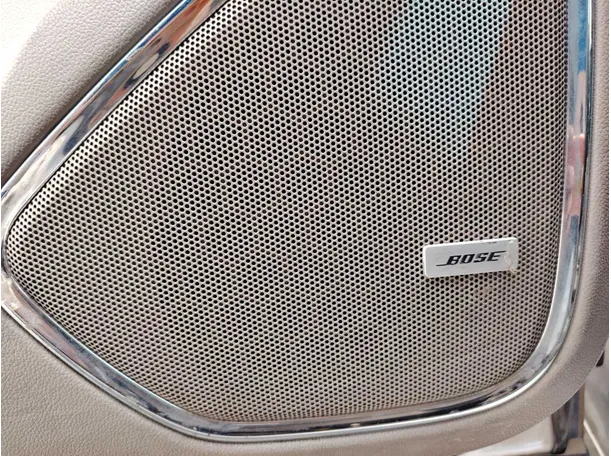Car image 27