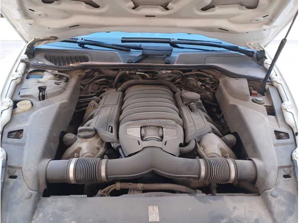 Car image 26