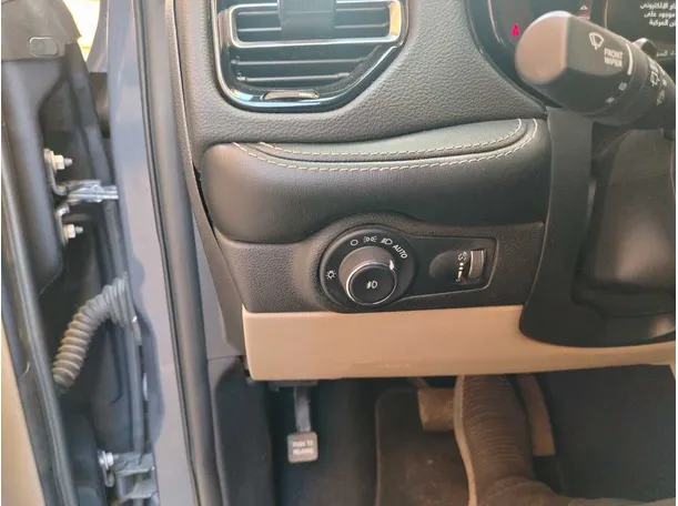 Car image 28