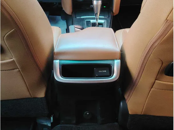 Car image 32