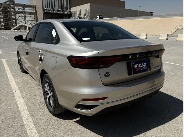 Car image 7