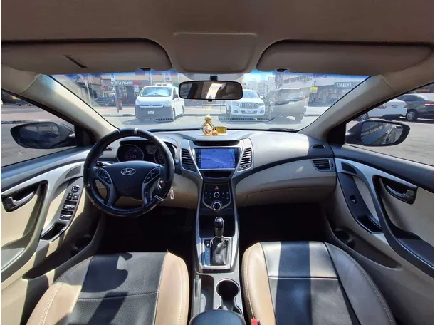 Car image 18