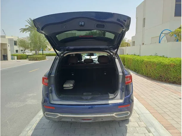 Car image 19
