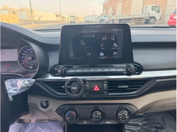 Car image 16