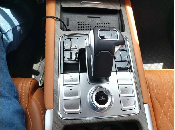 Car image 21