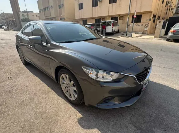 Car image 4