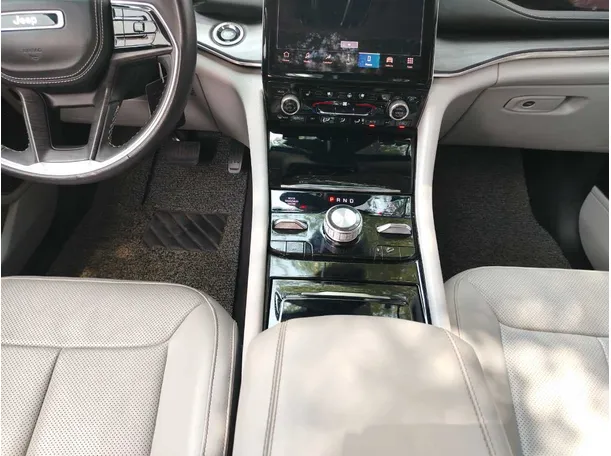 Car image 23