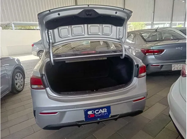 Car image 19