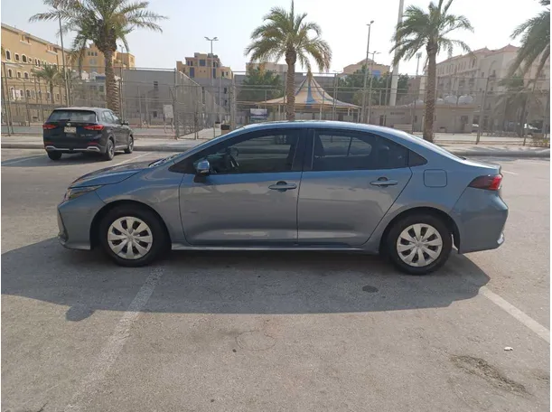 Car image 8