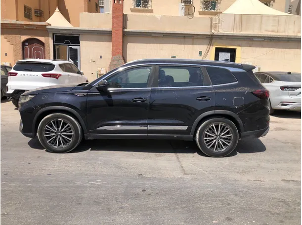 Car image 8