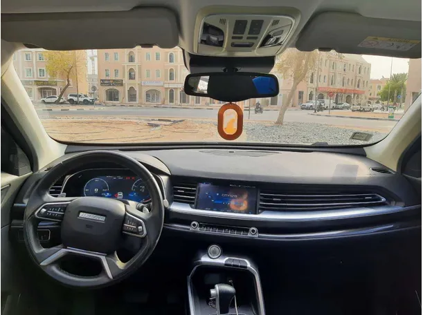 Car image 16