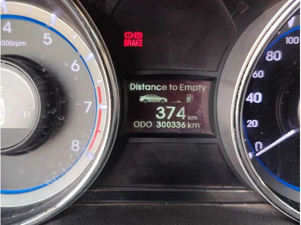 Car image 21