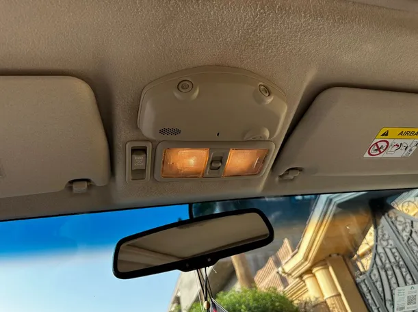 Car image 22