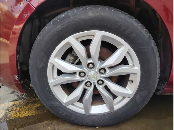 Car image 10