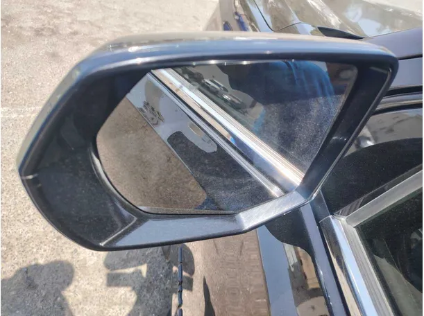 Car image 26