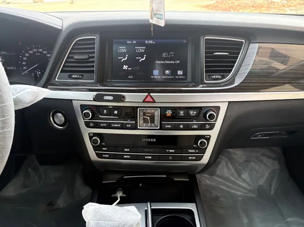 Car image 20