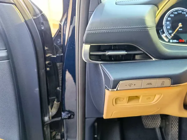 Car image 33