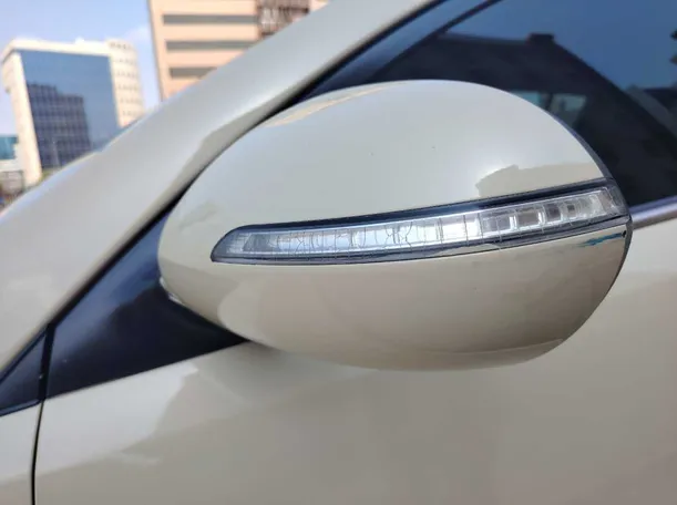 Car image 30