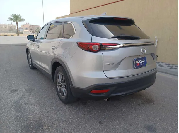 Car image 7