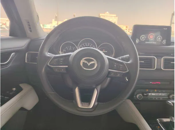 Car image 27