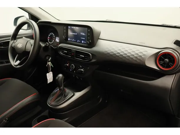Car image 10