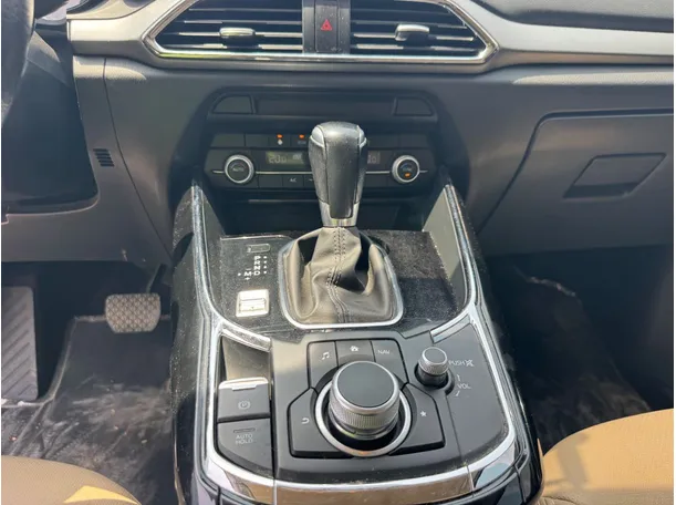 Car image 15