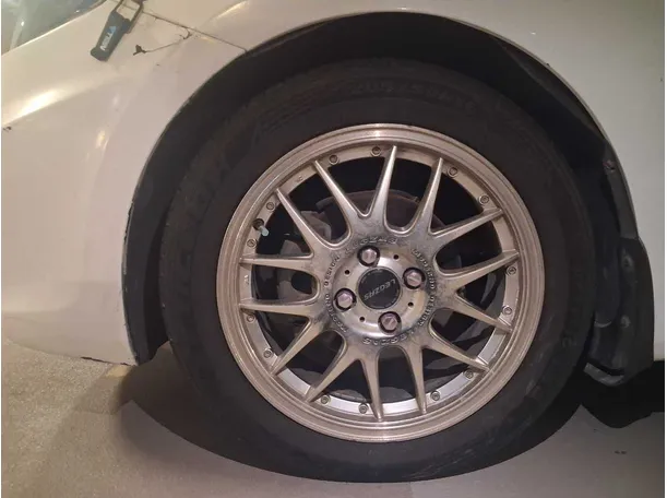 Car image 7